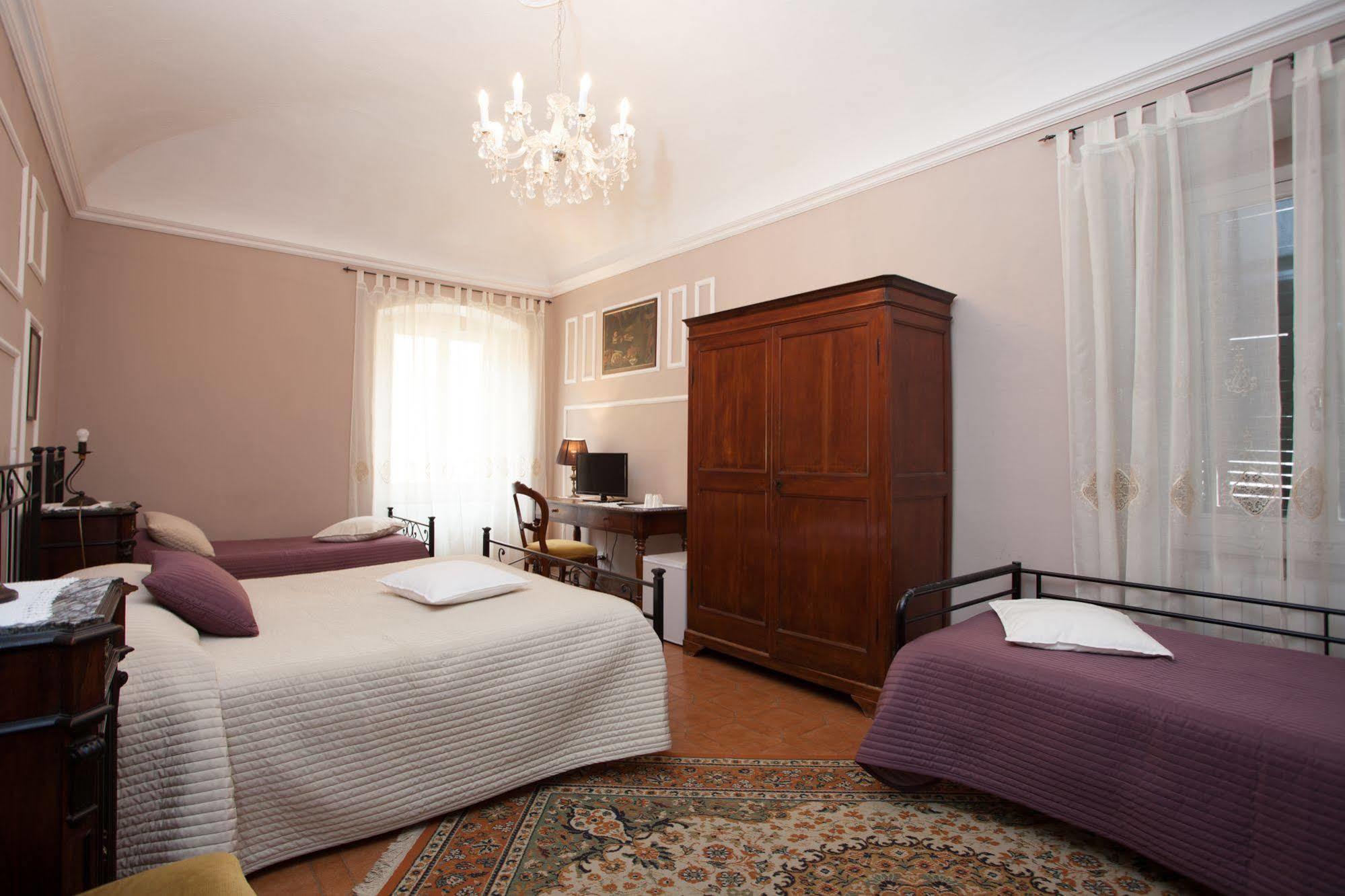 Corte Palazzo Picedi Benettini ซาร์ซานา ภายนอก รูปภาพ