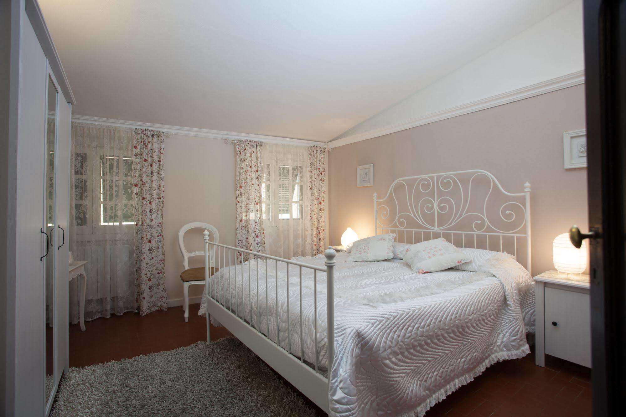 Corte Palazzo Picedi Benettini ซาร์ซานา ภายนอก รูปภาพ