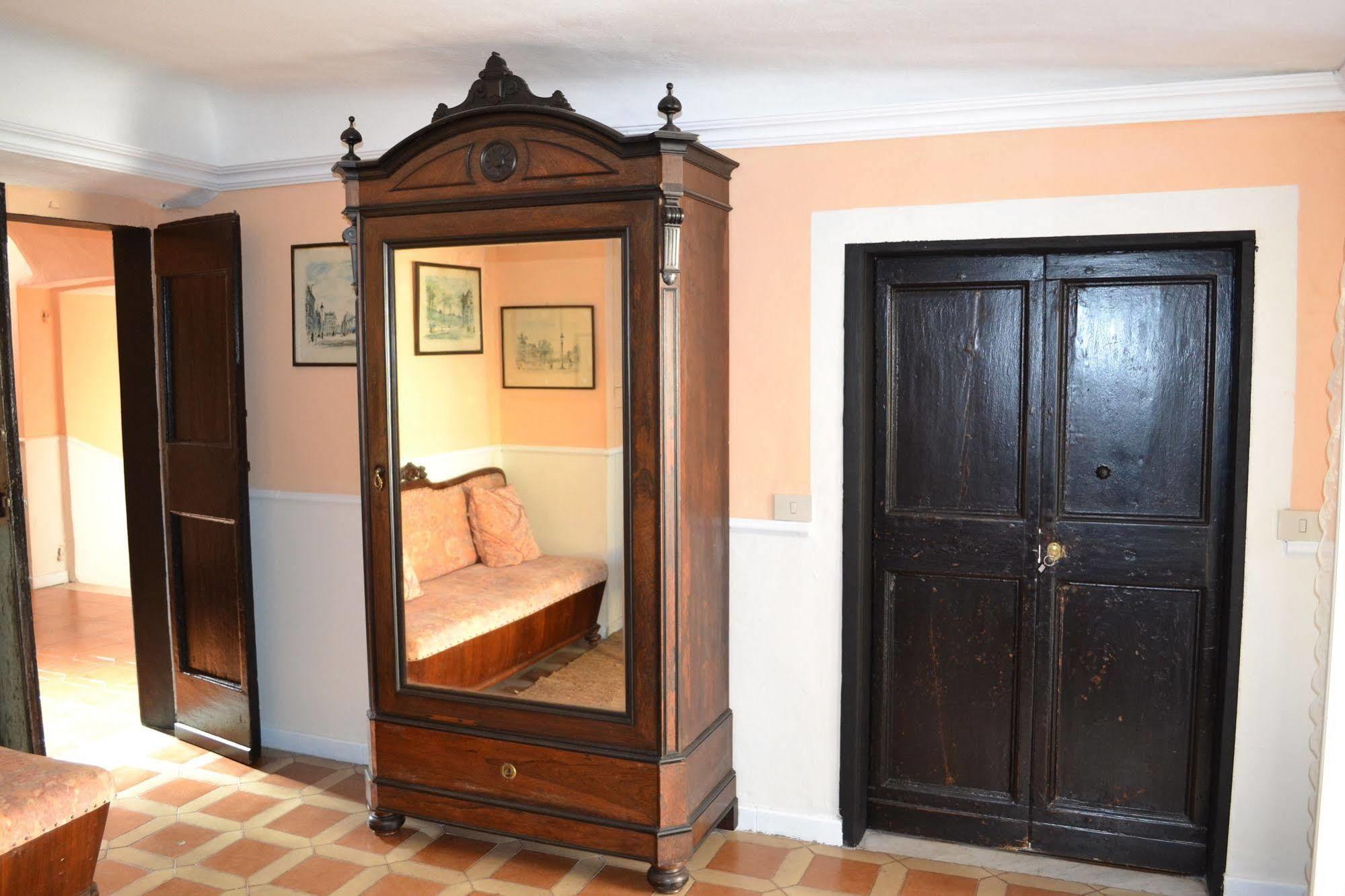 Corte Palazzo Picedi Benettini ซาร์ซานา ภายนอก รูปภาพ